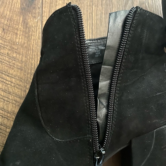 Suede Black Boots - Picture 4 of 4